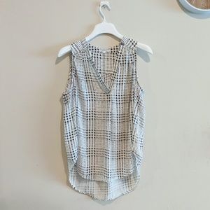 41 Hawthorn Tops - π 3/$20 41Hawthorn sleeveless top L 41 Hawthorn Tops - π 3/$20 41Hawthorn sleeveless top L